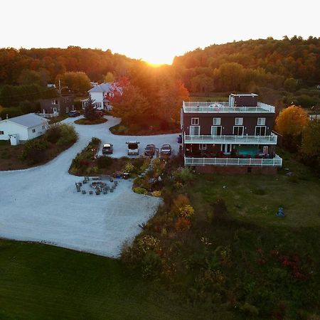 Resort Lac Ste-Marie Lac Sainte-Marie Exterior foto